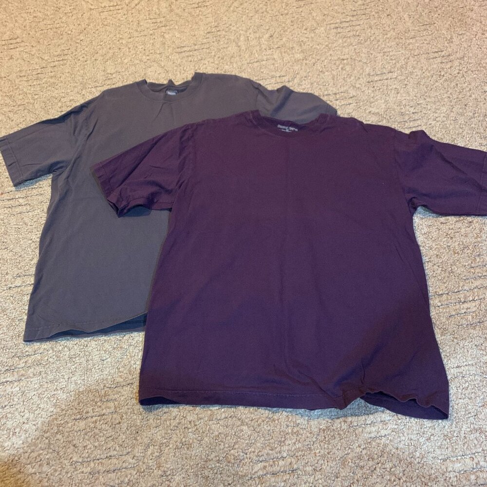 2 Denver Hayes T-Shirts - Large